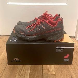 La Sportiva Akyra Trail Runners